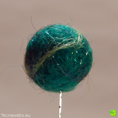 bolas de lana verde billar afieltrada