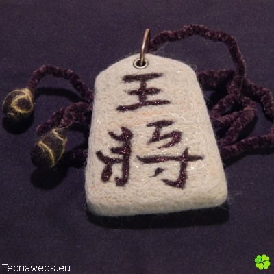colgante pieza shogi rey reinante de lana afieltrada